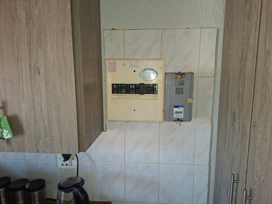 To Let 2 Bedroom Property for Rent in Meiringspark North West